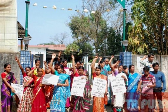 Locals of Shyamapalli places deputation demanding to provide required basic amenities 